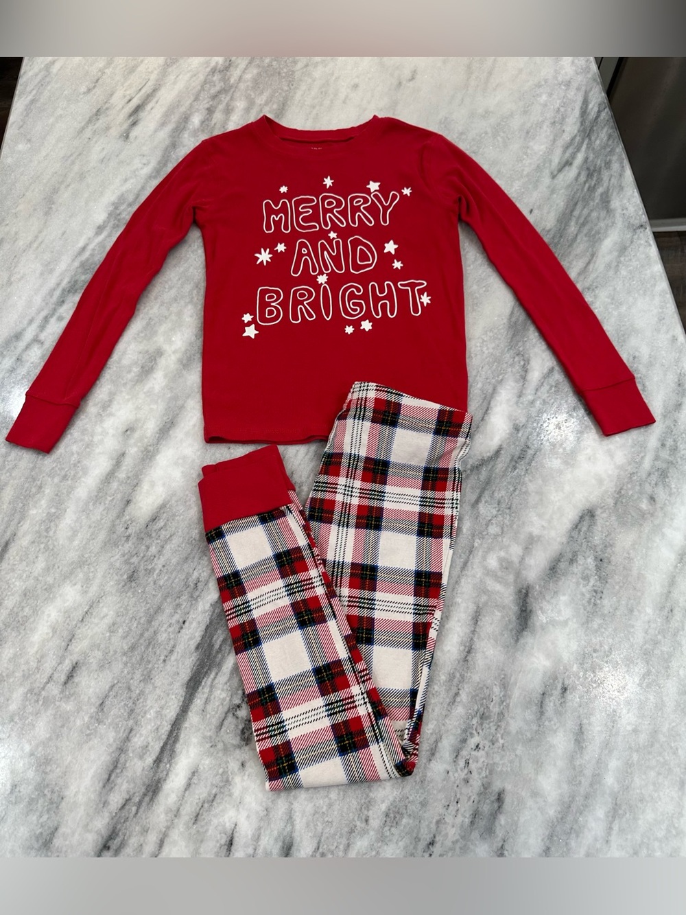 NWOT Old Navy Red "Merry and Bright" Holiday Pajama Set with Plaid Pants size 10
